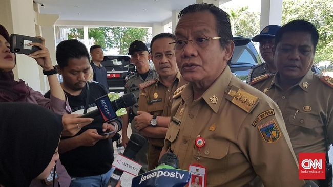 Bantuan Tersendat, Gubernur Sulteng Persilakan Demo Kelurahan