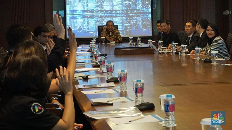 Pertemuan tersebut untuk menjalim kerjasama antara Transmedia dengan perusahaan hiburan terbesar di Korea Selatan tersebut.