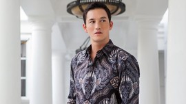 Agar Pria Terlihat Atraktif dalam Balutan Batik