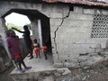 FOTO: Warga Bertahan di Tenda-tenda Pascagempa Haiti