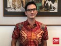 Cara Mike Lewis Padu Padan Batik
