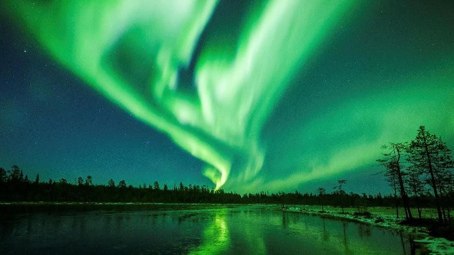 Waktu yang tepat untuk melihat aurora borealis pada bulan September dan Oktober dan Maret dan April.