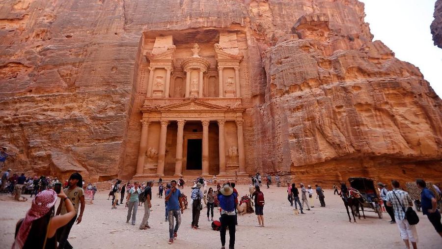 Taman Arkeologi Petra dinyatakan sebagai situs Warisan Dunia UNESCO, dan pada tahun2007 dinobatkan sebagai salah satu dari tujuh keajaiban dunia yang baru.