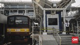 Pihak PT Kereta Commuter Indonesia mengumumkan proyek modernisasi bangunan Stasiun Cakung, telah selesai dan mulai memasuki masa uji coba. (CNN Indonesia/Adhi Wicaksono)