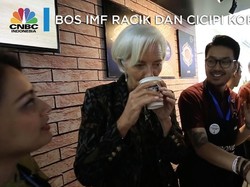 Saat Bos IMF Racik dan Cicipi Kopi Bersama Barista Ganteng