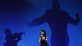 Camila Cabello membawa pulang cukup banyak piala American Music Awards pada Selasa (9/10) malam waktu Los Angeles. (REUTERS/Mario Anzuoni)