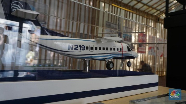 Miniatur Pesawat Dirgantara Indonesia