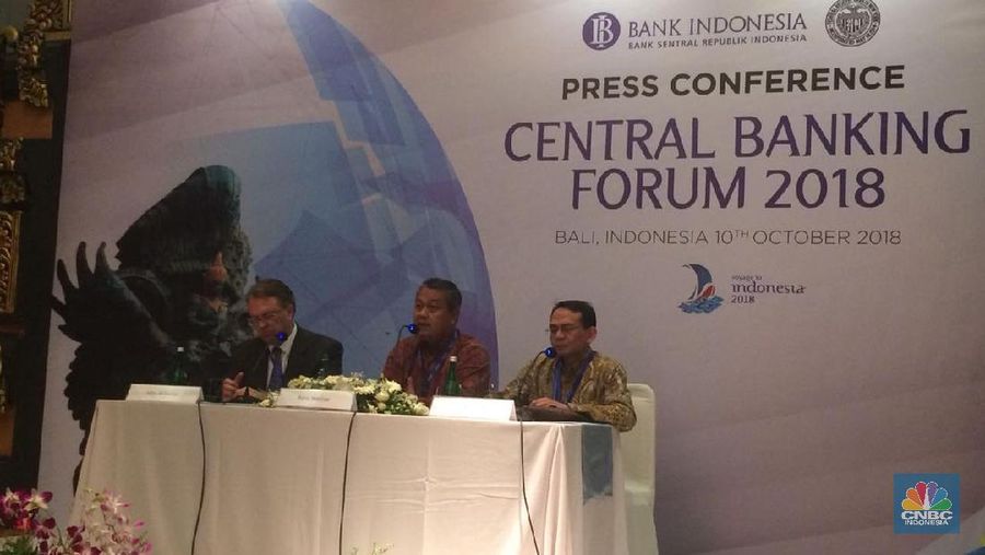  Perry Warjiyo mengatakan dampak perang dagang global yang sedang memanas tidak terlihat memengaruhi Indonesia sejauh ini.