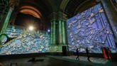 Pameran itu sendiri diberi tajuk 'The Van Gogh: The Immersive Experience'. (REUTERS/Yves Herman)