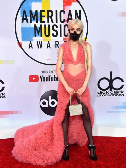 5 Selebriti Ini Pakai Kostum Terburuk di American Music Awards 2018 5 Selebriti Ini Pakai Kostum Terburuk di American Music Awards 2018