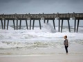 FOTO: Geliat Warga Florida Bertahan Hadapi Badai Michael