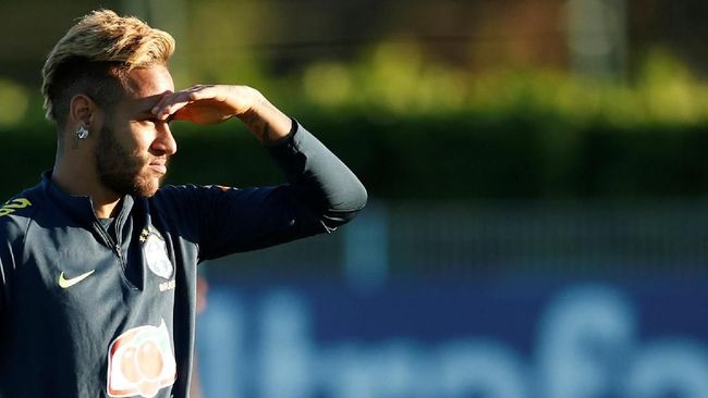 Pele Menilai Neymar Suka Cari Perhatian Dibanding Buat Gol