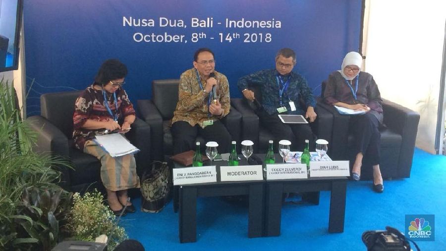 Para gubernur bank sentral saling tukar pikiran mengenai langkah-langkah yang diambil demi menjaga stabilitas moneter di tengah tekanan eksternal yang kuat.