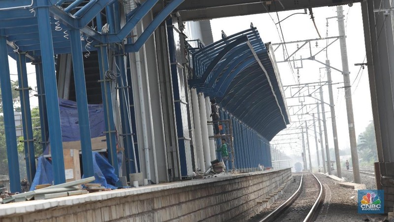 Stasiun Buaran merupakan satu dari lima stasiun baru untuk mendukung pengoperasian jalur kereta api dwi ganda.