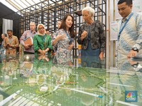 Saat Bos IMF Terkesan Melihat Pameran di Paviliun Indonesia