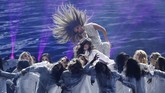 Jennifer Lopez tak pernah ketinggalan untuk ikut memeriahkan acara musik sekelas American Music Awards 2018. (REUTERS/Mario Anzuoni)