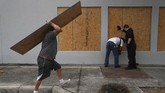 Berbeda dengan badai Florence yang melemah sebelum mencapai daratan, Michael diperkirakan makin kuat ketika mendekati pantai Florida (Joe Raedle/Getty Images/AFP)