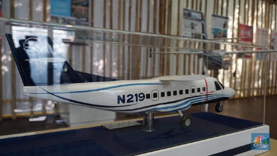 Miniatur Pesawat Dirgantara Indonesia