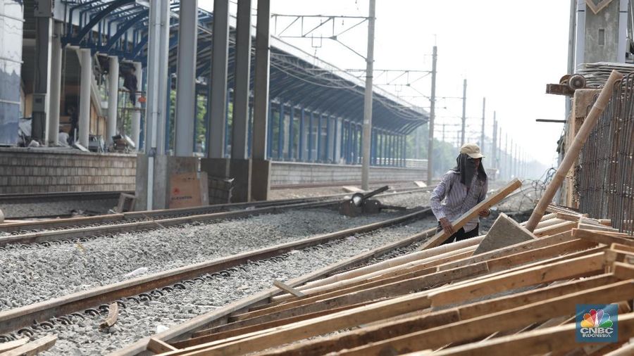 Stasiun Buaran merupakan satu dari lima stasiun baru untuk mendukung pengoperasian jalur kereta api dwi ganda.