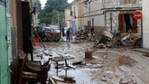 A destroyed car and debris are seen on the street as heavy rain and flash floods hit Sant Llorenc de Cardassar on the island of Mallorca, Spain, October 10, 2018. REUTERS/Enrique Calvo