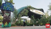 Taman yang dahulu dikenal sebagai Taman KB ini bertempat di Jl. Menteri Soepeno, Semarang ini telah dipugar dan diberikan fasilitas-fasilitas baru yang dapat mendukung aktivitas masyarakat di sekitar taman. (CNN Indonesia/Agniya Khoiri)