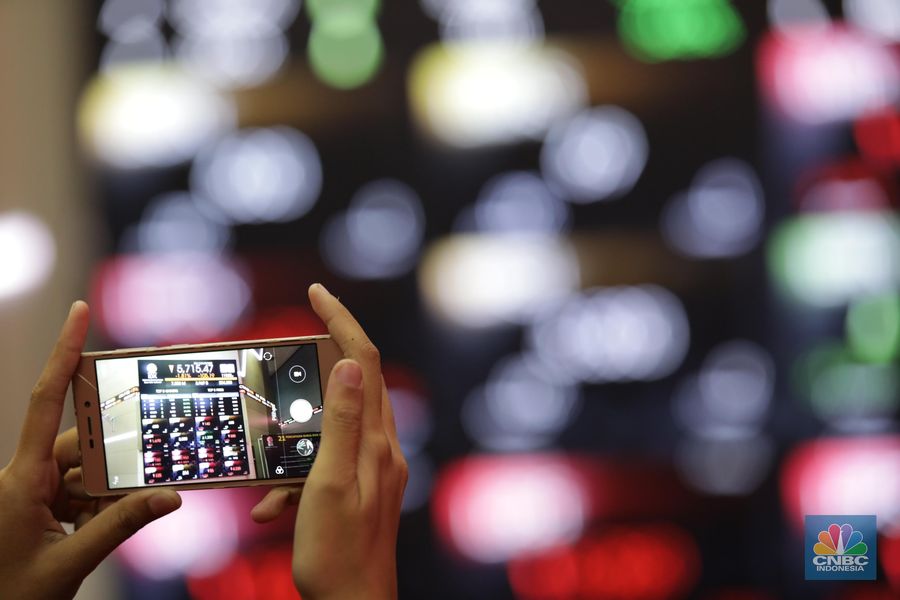 Bursa Saham Utama Asia Menguat, Kenapa IHSG Malah Melemah?
