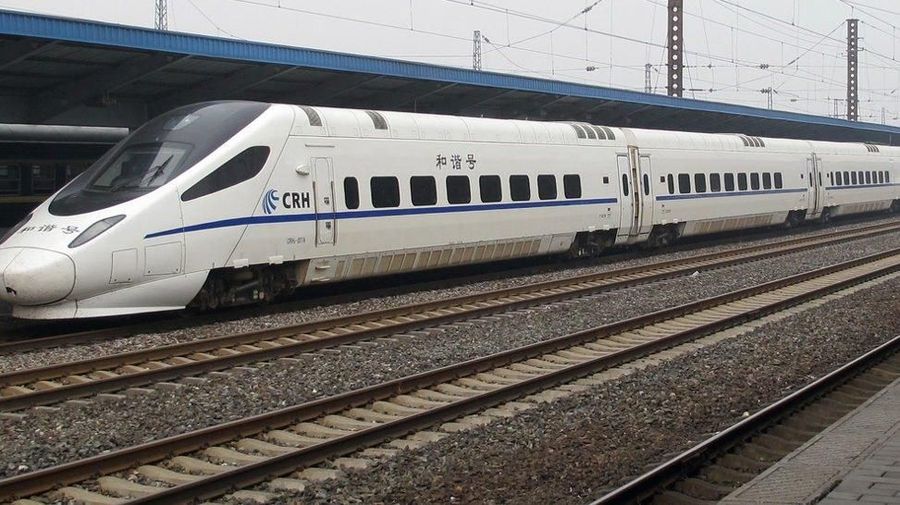 Kereta cepat Jakarta-Bandung diklaim sudah mencapai 44%, dengan lahan 99,96%.