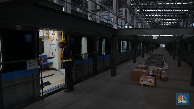 PT MRT Jakarta mengajukan tarif awal sebesar Rp 8.500 per 10 km ke Pemprov DKI Jakarta.
