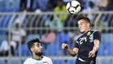 Kemenangan ini menjadi modal penting bagi timnas Argentina yang akan menjajal kekuatan rivalnya di Amerika Selatan, Brasil, pada Selasa (16/10) atau Rabu dini hari WIB. (REUTERS/Waleed Ali)