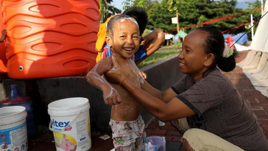 Berbagai cara dilakukan untuk membantu agar anak-anak dapat hidup lebih ceria lagi dan menghilangkan trauma yang ia rasakan