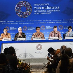 IMF-WB Nilai Perang Dagang & Utang jadi Risiko Ekonomi Dunia