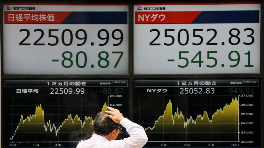 Indeks acuan Nikkei 225 melompat 0,89% atau 187,11 poin menjadi 21.250,09, sementara indek Topix melonjak 1,09%.