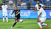 Selain tanpa Messi, skuat Argentina juga tak diperkuat Angel Di Maria, Sergio Aguero, dan Mauro Icardi. Namun, ketiadaan empat pemain bintang tak mengurangi ketajaman lini depan Argentina. (REUTERS/Waleed Ali)
