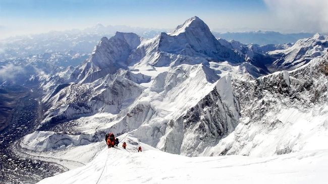 Sembilan Pendaki Hilang Saat Badai di Himalaya