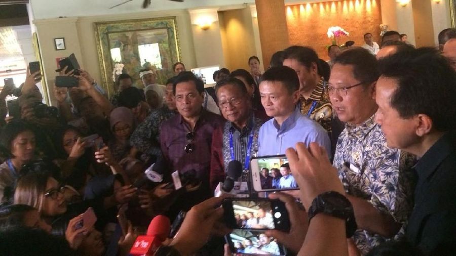 Pemerintah Indonesia bersama beberapa pelaku usaha dikabarkan sedang membicarakan kerja sama dengan raksasa teknologi asal China, Alibaba.