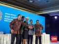 Polemik Pose Satu Jari Bos IMF dan Presiden Bank Dunia