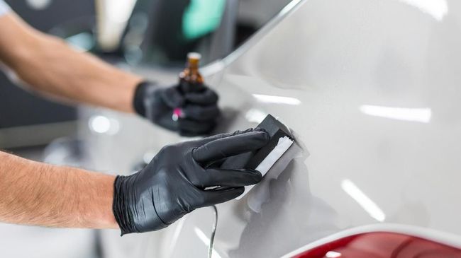 Mobil Pakai Pelapis Kinclong Bukan Berarti Tidak Wajib Dicuci