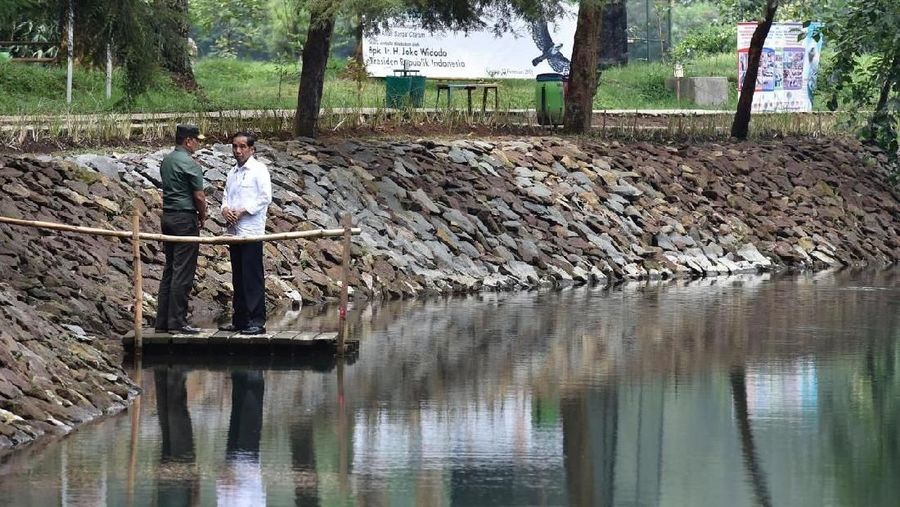 Bank Dunia menobatkan Sungai Citarum sebagai sungai terkotor di dunia.