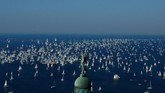 Pada awalnya acara ini hanya diikuti oleh 51 peserta, namun peningkatan terjadi setiap tahunnya. (REUTERS/Alessandro Garofalo)