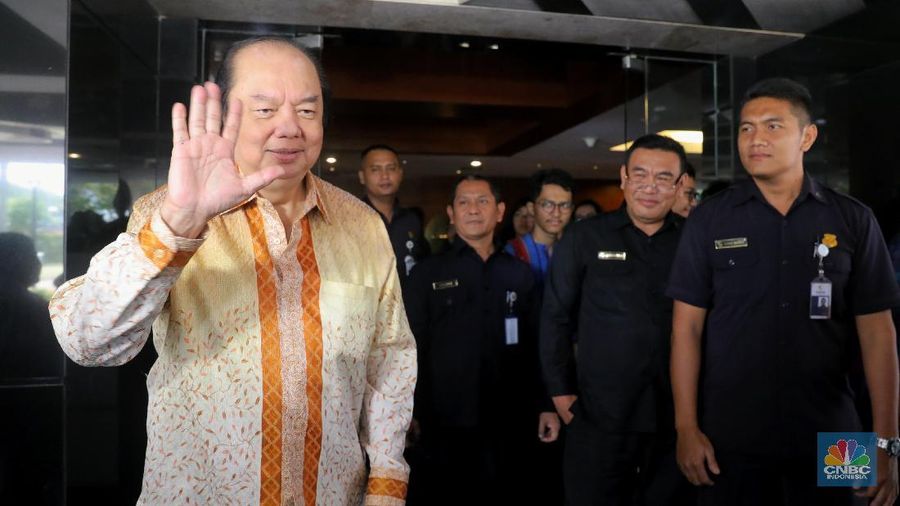 Harga saham MAYA justru anjlok 7,44% atau 450 poin ke level Rp 5.600 per saham dalam perdagangan sesi II hari ini.