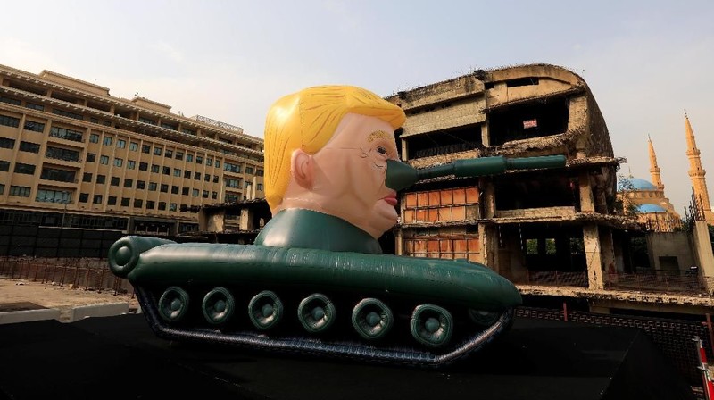 Karya seni yang menggambarkan Presiden AS Donald Trump saat gelaran pameran yang bertajuk 