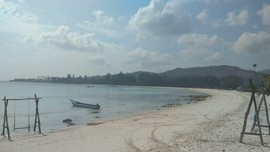 Keindahan Pasir Pantai Jikumerasa di Festival Pesona Bupolo