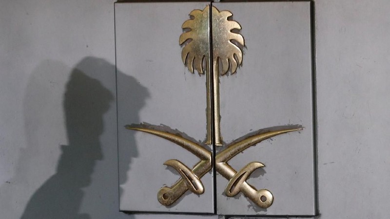 Media Turki pada hari Rabu (10/10) menerbitkan identitas 15 anggota tim yang diduga dikirim untuk membunuh Khashoggi.