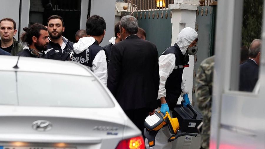 Para penyelidik Turki juga telah memeriksa konsulat Arab Saudi selama sembilan jam.