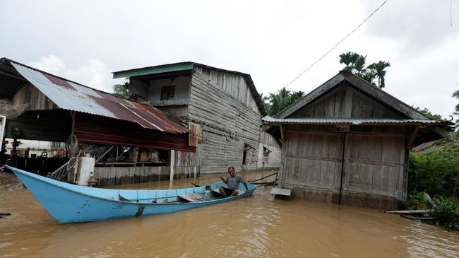 Banjir Rendam 600 Rumah di Padang