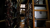 Sejak tahun 1980-an, ia telah mereparasi berbagai jenis komputer Apple. (REUTERS/Leonhard Foeger)