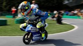 Pebalap Reale Avintia Racing Xavier Simeon memacu sepeda motor mini dalam balapan di Sirkuit Mini Motegi. (REUTERS/Toru Hanai)