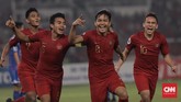 Timnas Indonesia U-19 kembali unggul setelah Witan Sulaeman mencetak gol pada menit ke-70 setelah memanfaatkan kesalahan kiper Taiwan dalam mengantisipasi tendangan bebas Muhamad Luthfi Kamal. (CNN Indonesia/Hesti Rika)