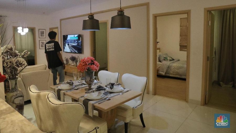 Meski tersandung masalah perizinan proyek pembangunan oleh KPK, penjualan unit apartemen masih terus berjalan.