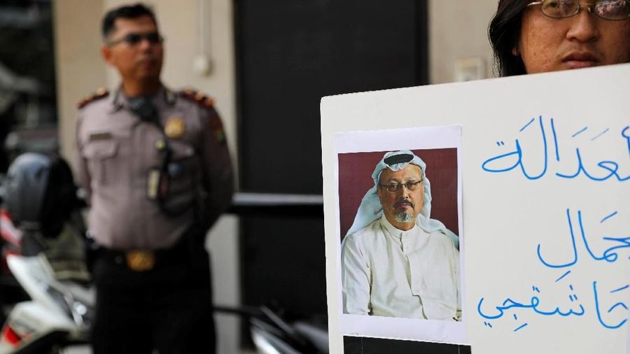 Mereka memprotes dan menyesalkan kasus dugaan pembunuhan yang menimpa jurnalis sekaligus kritikus Arab Saudi Jamal Khashoggi.